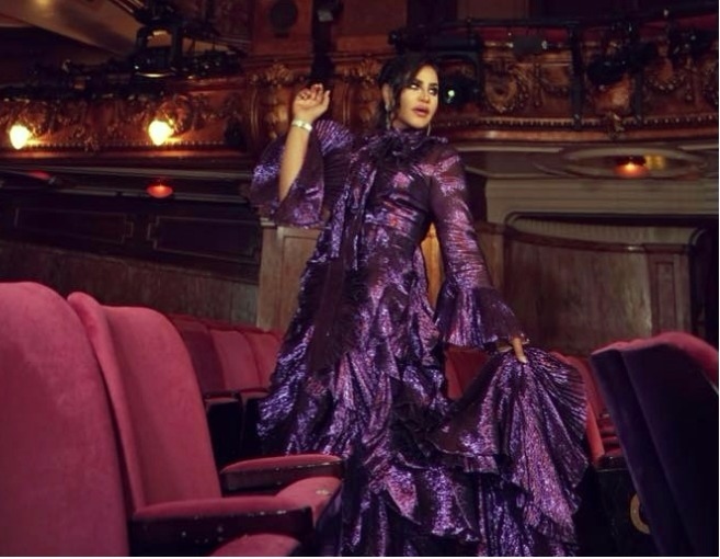 بالصورة: ثمن فستان أحلام يثير الضجة