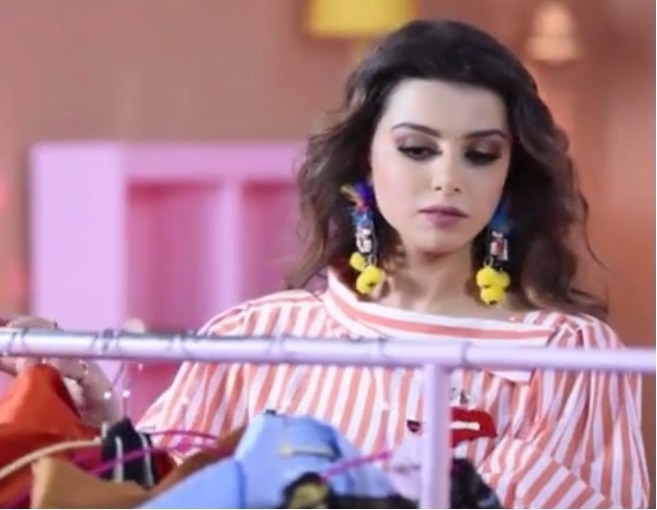 بالصور: ماريتا الحلاني في "الشوبينغ"