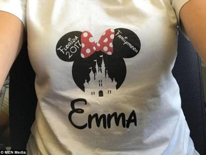 Airport Lounge Bans Family Wearing Minnie Mouse T-Shirts from Entering