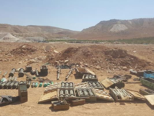 بالصور: العثور على ذخائر وصواريخ في جرود عرسال
