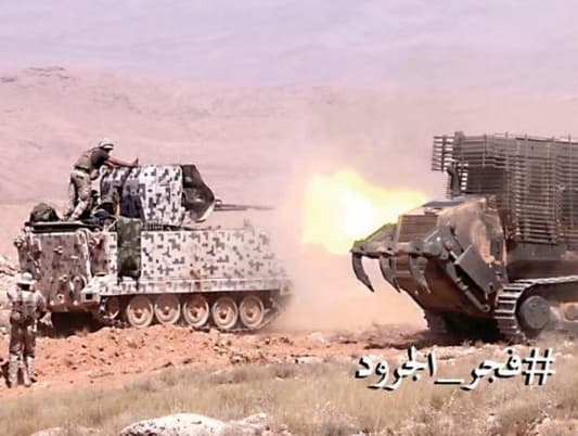 كيف نجح الجيش في تشتيت "داعش" وطرده من مواقعه؟