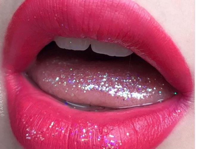 Photos: The New Weird Beauty Trend Going Viral on Instagram