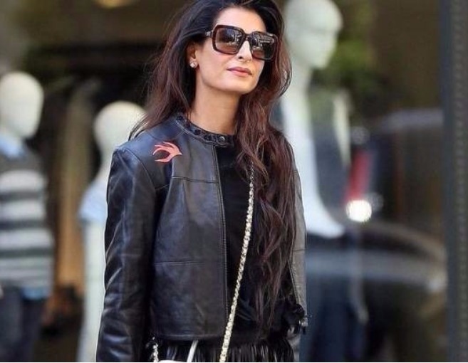 بالصورة: تعرّفوا على شقيقة أمل علم الدين