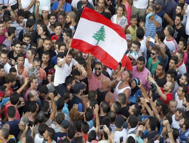 بين "النعمة" و"النقمة"... تهديد بتحريك الشارع