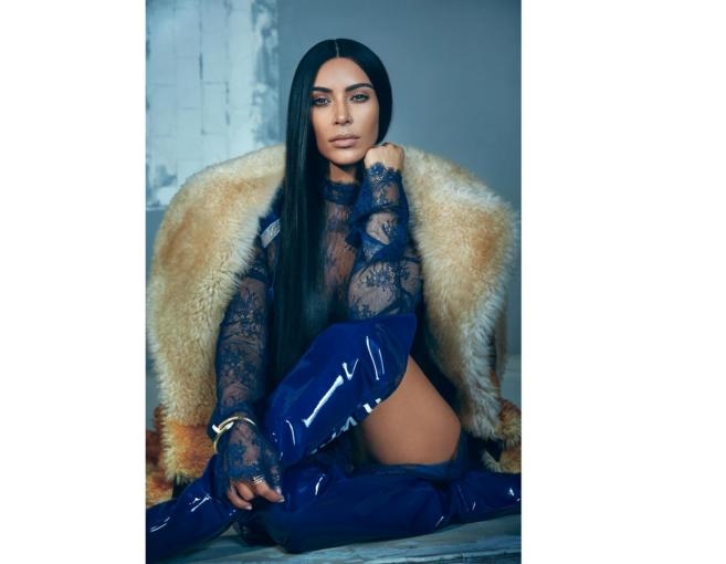 بالصور: كيف بدت كيم بالملابس المحتشمة على غلاف المجلّة؟