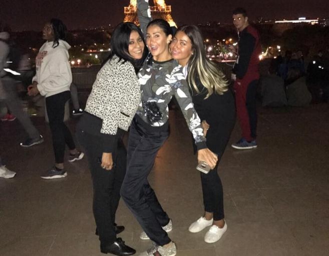 بالصور: بعد إطلالتها الـ Sexy... غادة عبد الرازق بـ "لوك" طفوليّ!