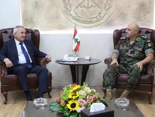 Army Commander, interlocutors tackle overall situation