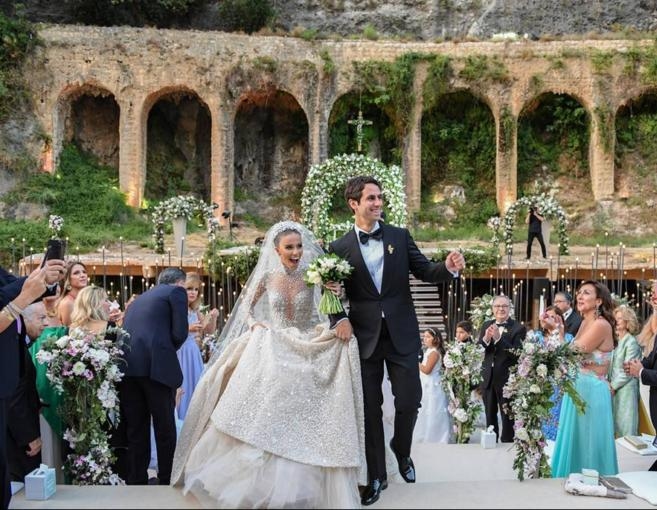 بالصور: فستان لارا اسكندر في زفافها من توقيع زهير مراد وهكذا بدَتْ