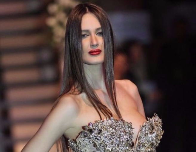 بالصور: عارضات عالميات من أصول عربية...  فمن أجملهنّ؟