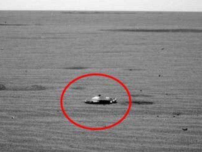 People Think They've Found Proof of Aliens on Mars