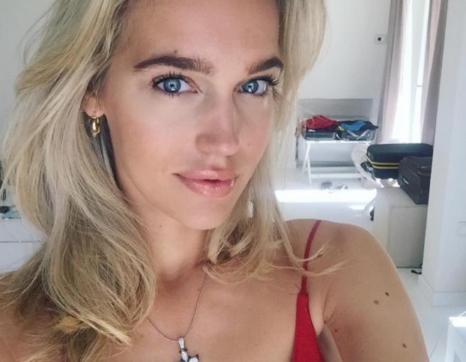 بالصور: حبيب مريم أوزرلي السابق يواعد شبيهتها الهولندية