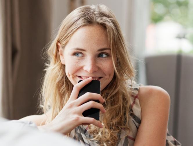 Two Signs Your Girlfriend Is Lying to You in a Text