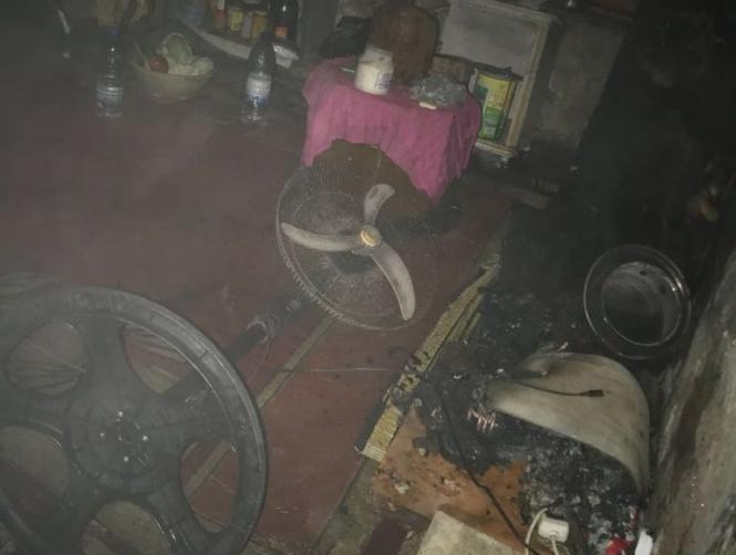 إخماد حريق داخل منزل في صيدا القديمة