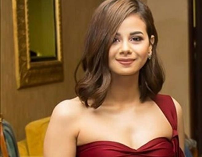 بالصور: الفنانة العربية من الطفولة إلى المراهقة والأنوثة