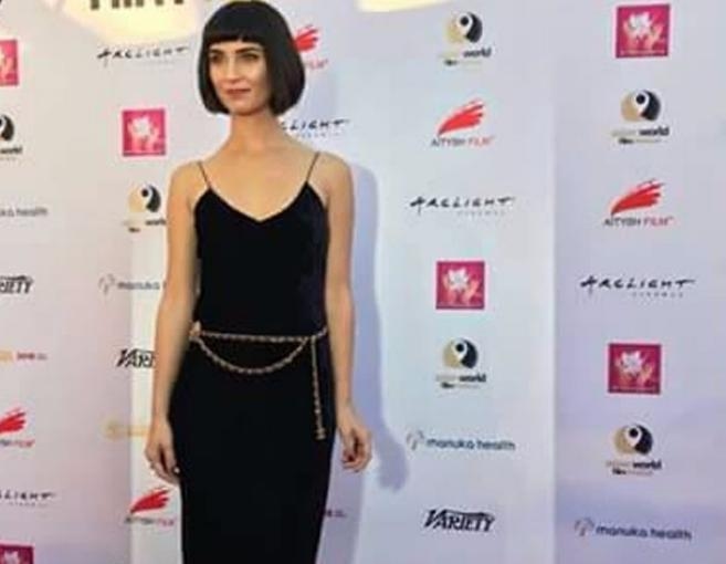 بالصور: إطلالتا توبا بويوكوستون كارثيتان وصادمتان