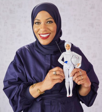 بالصّورة: "باربي" ترتدي الحجاب وتحمل سيفاً...