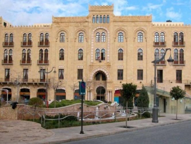 السفير الفرنسي يغادر "بيت الوسط" بعد لقائه الحريري من دون الإدلاء بأيّ تصريح
