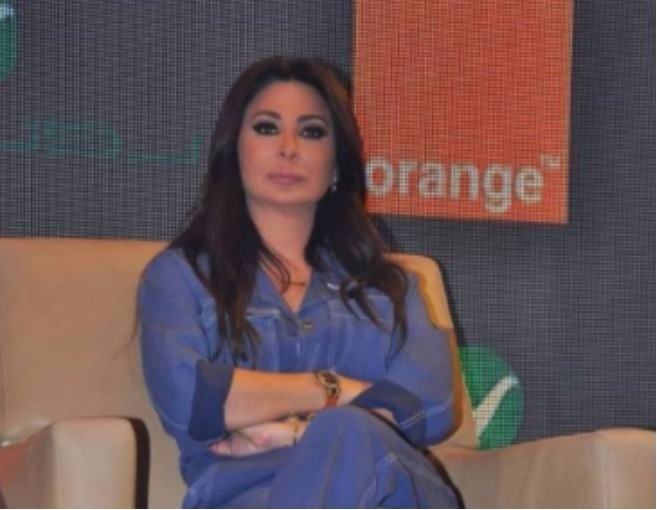 بالصورة: إليسا في مصر... على طبيعتها