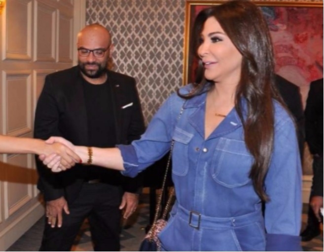 بالصورة: إليسا في مصر... على طبيعتها