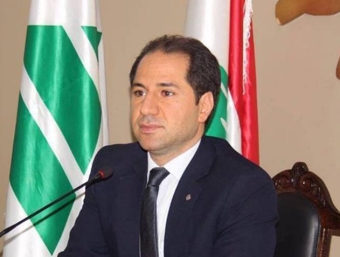 "الكتائب" عن مواقف الحريري: "مسرحيّة بايخة"