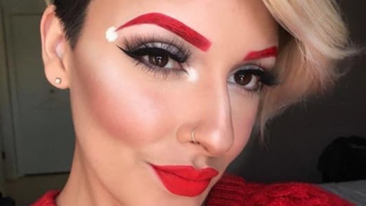 Santa Hat Eyebrows Are the Latest Christmas Beauty Trend 