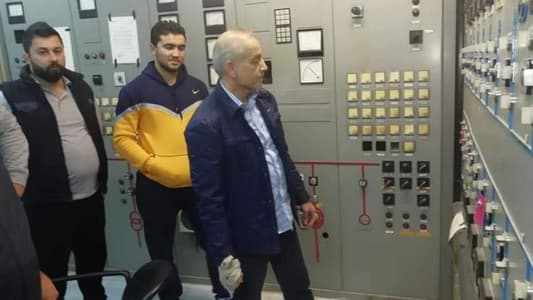 بالصوّر: وزير يكسر باب محطّة كهرباء