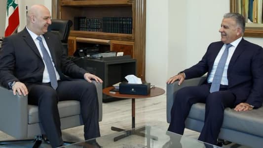 Aoun meets former General Security Chief Abbas Ibrahim