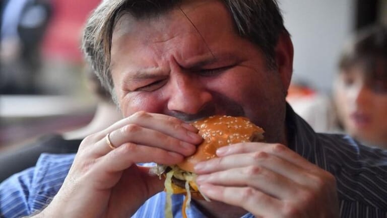 هذه الأطعمة تزيد خطر الإصابة بالسرطان