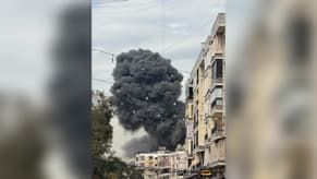 بالفيديو: لحظة انهيار المبنيين المستهدفين بالحدت