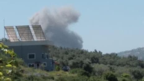 Photo: Israeli warplanes launched an airstrike on the southern town of Kfarkela