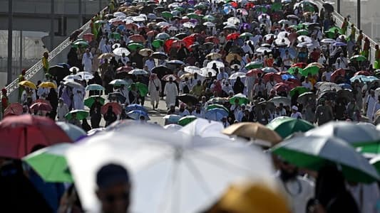 Worshippers Stream out of Saudi Arabia after Hajj