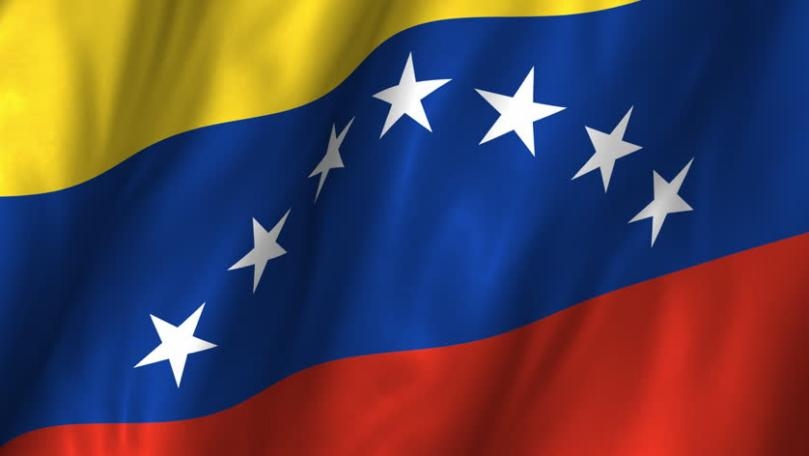 Venezuela supermarkets besieged after government forces price cuts