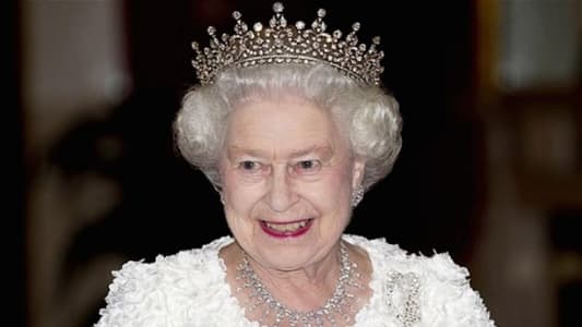 الملكة إليزابيث: التاج ثقيل و"يكسر الرقبة"!