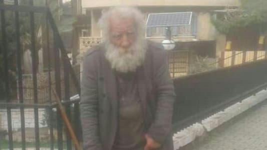 إيواء مسن يفترش الرصيف في طرابلس