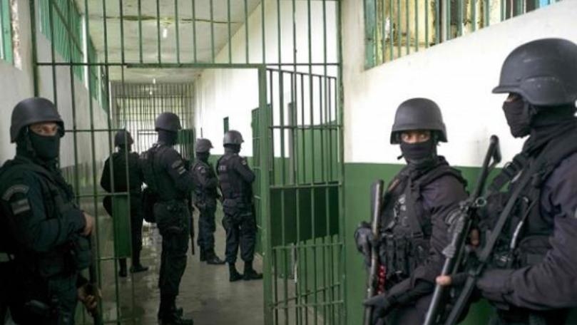 Brazilian inmates riot, take hostages in Rio de Janeiro prison - MTV ...