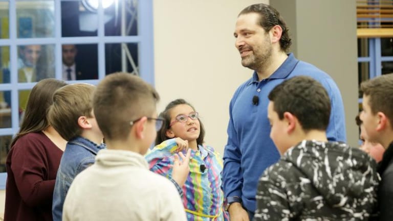  الحريري "دقّ الجرس" و"كسر القالب"