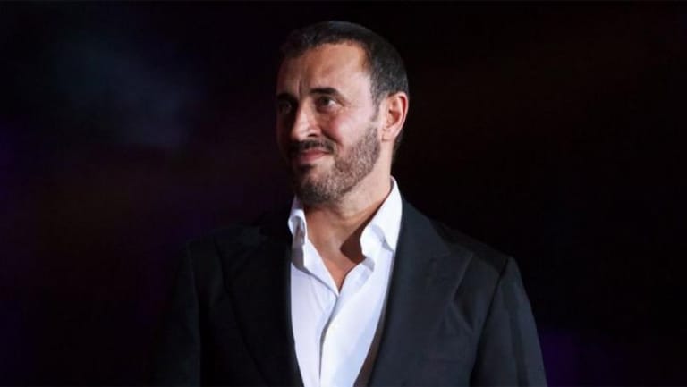 بالصورة: ما سرّ وشم كاظم الساهر في صدره؟