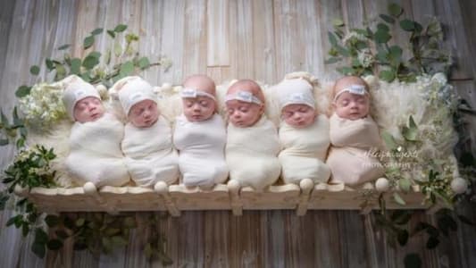 Parents With 3 Children Show off Sextuplets in Adorable Photo Shoot