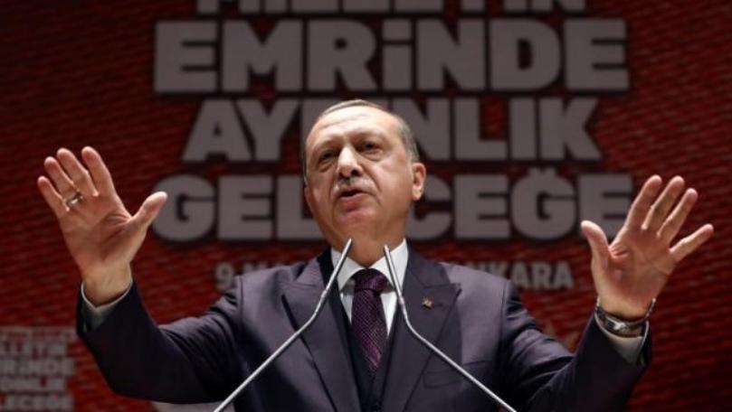 Greek court rejects Turkey's request for extradition of eight soldiers