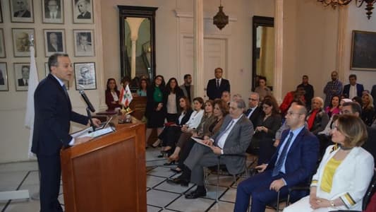 Bassil announces draft law granting Lebanese women right to pass citizenship to their children