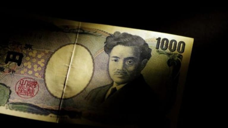 Yen rises on trade war fears, Turkish lira touches record low
