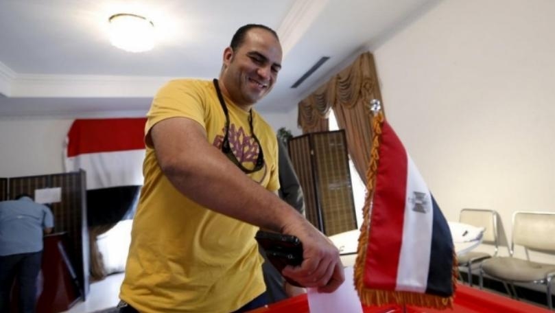 المصريون أمام صناديق اللإقتراع... والسيسي الأقرب