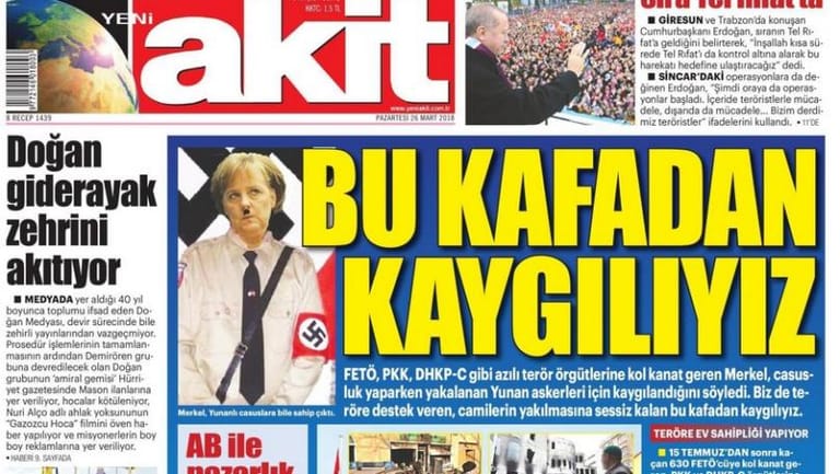 صورة لميركل بـ"شنب هتلر"!