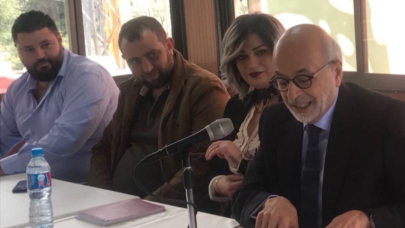 بالصورة: رمى طفلته من سطح المنزل!