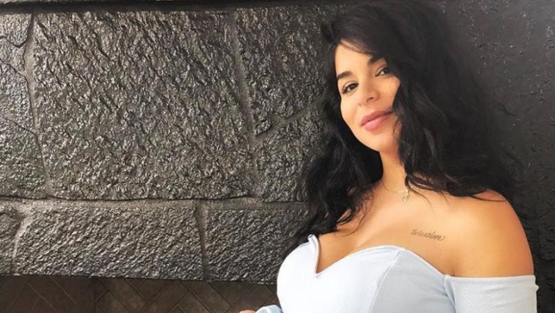 ريما فقيه في الصورة الأولى مع مولودها الجديد