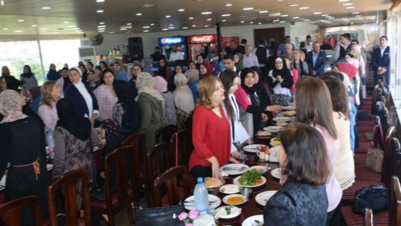 بالصورة: أوزجان دنيز يرزَق بمولوده الجديد