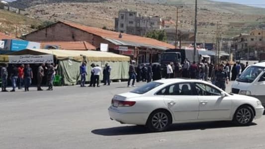  Islamist detainees' families stage sit in on Masnaa road