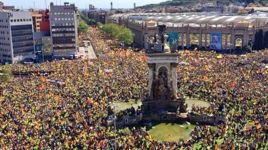 الآلاف في شوارع برشلونة للمطالبة بالإفراج عن الزعماء الانفصاليين 