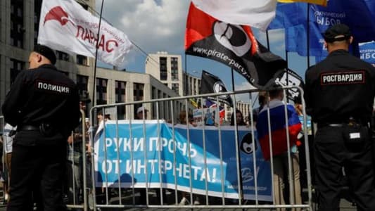 Protesters demand Russia stop blocking messaging app