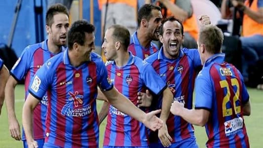 ليفانتي ينهي السجل القياسي لبرشلونة الذي يشمل 37 مباراة دون خسارة في الدوري الاسباني لكرة القدم بفوزه عليه 5-4